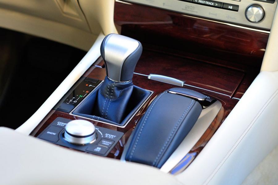  Lexus LS460 2013 года  (фото 20 из 111)